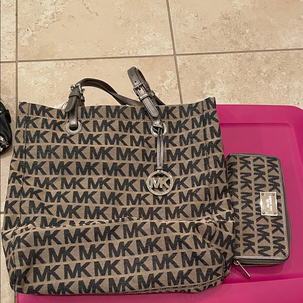 Michael Kors Black and gray Logo Tote with Wallet